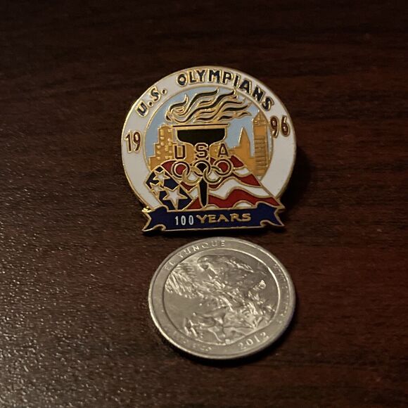 1996 Atlanta Olympics Team USA Olympic Torch Flag Lapel Hat Pin‎ - Picture 2 of 3